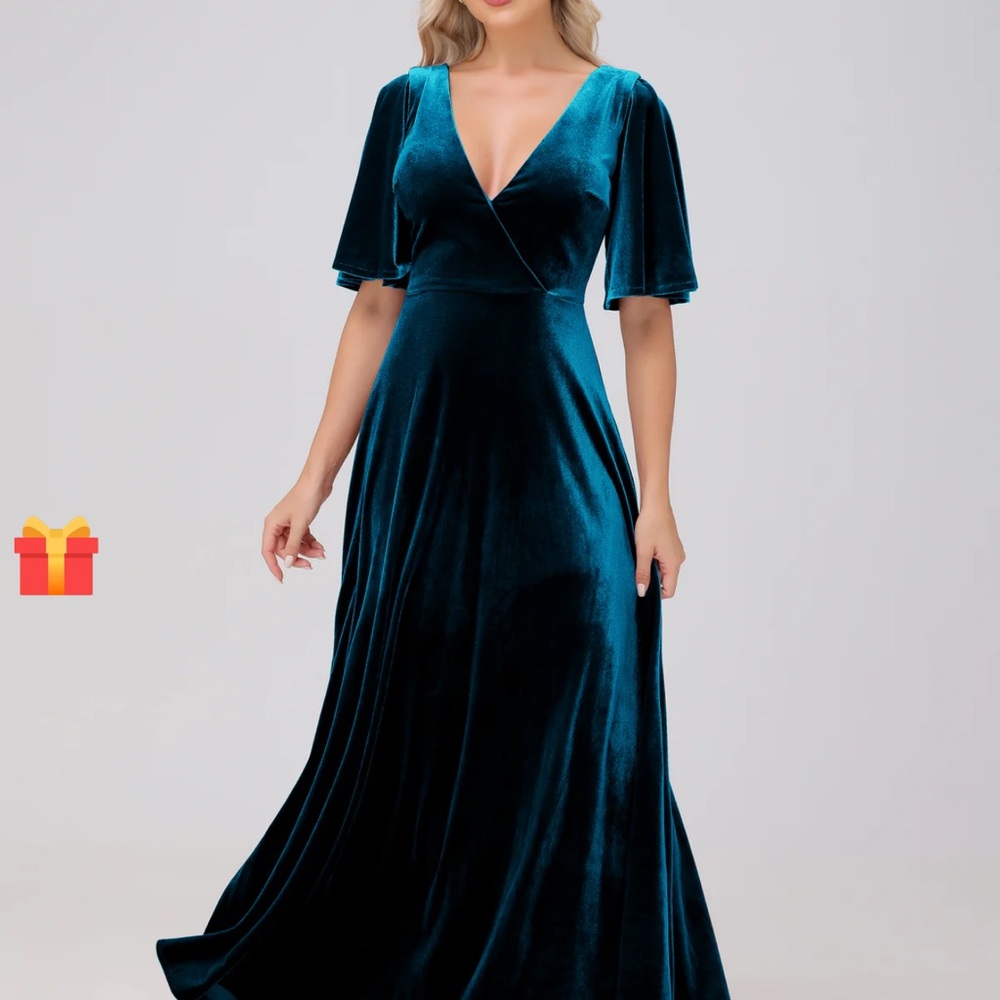 Elegant Teal Velvet Evening Gown bridesmaid